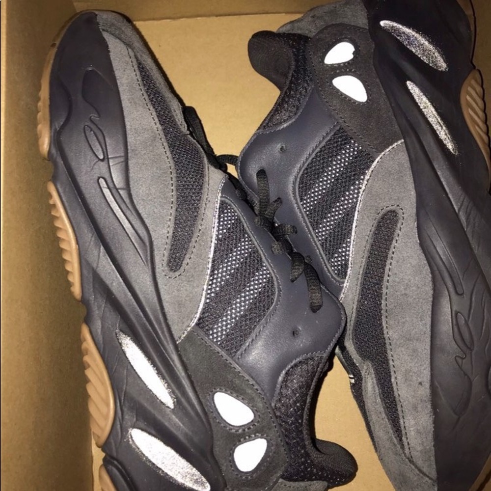 Yeezy 700 Utility Black